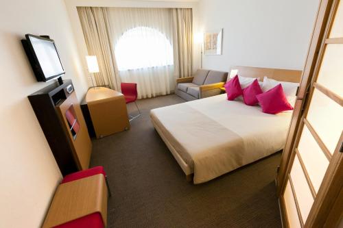 room detail thumbnail 1