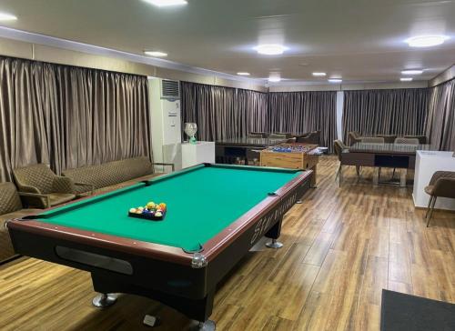 Sheryll Escapes - La Grande 11th floor, Phase 2, luxury 1BR balcony, Angeles (foto 10)