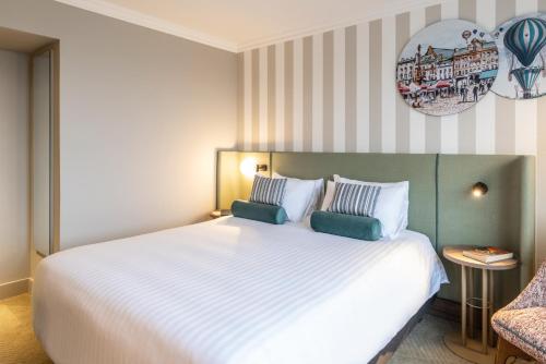 room detail thumbnail 1