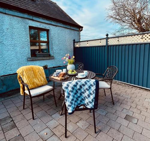 Udvendig, Stone Barn Cottage In Galway Countryside in Loughrea