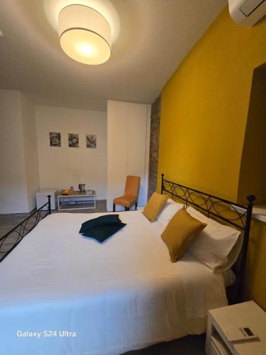Double Room image 7