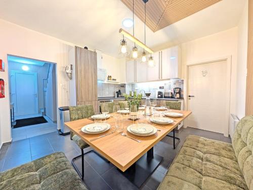 virtuve, GOLDEN by BesTime - 5BR Haus Terrasse 2 Parkplätze 10 Betten Trockner Tischfußball (GOLDEN by BesTime - 5BR Haus Terrasse 2 Parkplatze 10 Betten Trockner Tischfußball) in Barnstorf (Lower Saxony)