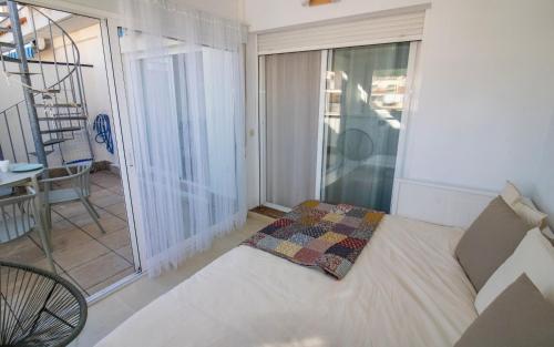 Apartment with Sea View image 10