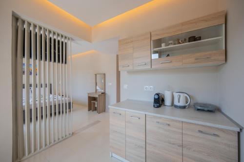 Blue Wave Suites - Ixia - image 3