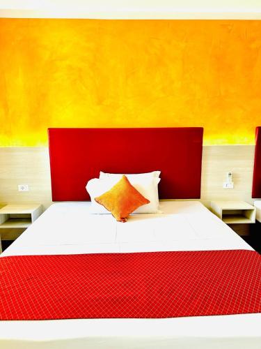 Triple Room with Bathroom image 5