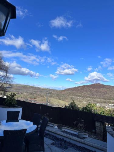 Mountain View - 3 Bedroom home near Coch Kastély