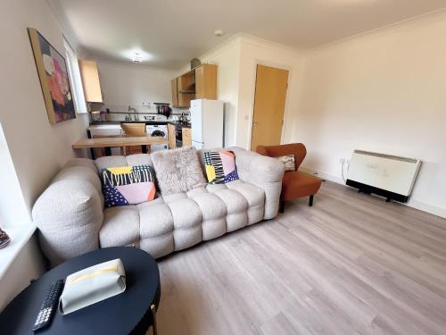 Quiet 2 bedrooms and 2 bathrooms with free parking, Édimbourg
