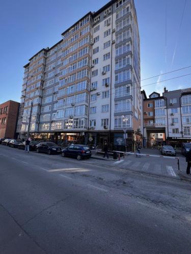 White Apartment Melnyka10 in Ivano-Frankivsk