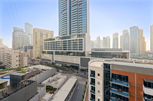Dubai Marina Luxury 2BR with Pool, Gym & Near JBR Beach, Metro, Dubaj (fotografie 9)