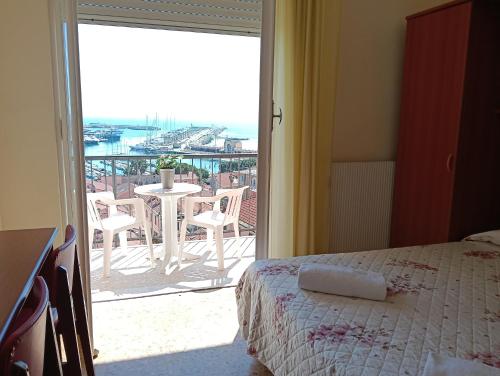 Double or Twin Room with Sea View
