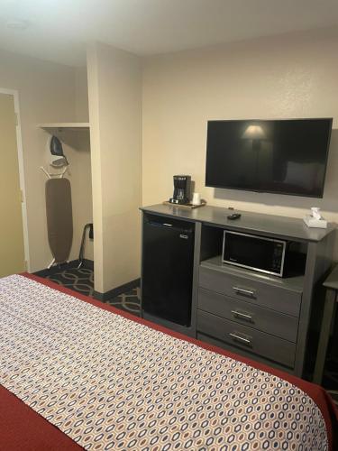 Embassy Inn Motel Ithaca - image 10
