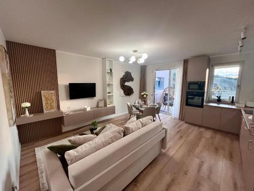 FLH Golden Gallery - Balcony & Free Parking near Vivo Mall, Floreşti (foto 9)