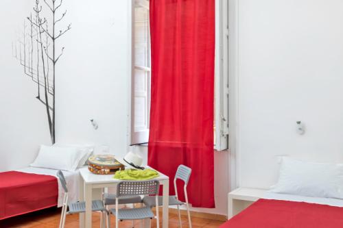 Family room image 5