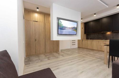 White Apartment Melnyka10 in Ivano-Frankivsk