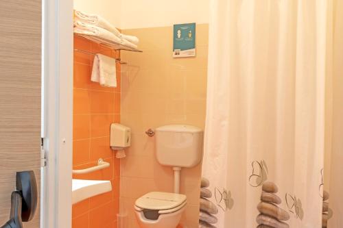 Superior Double Room image 7