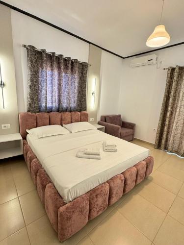 Double Room image 9
