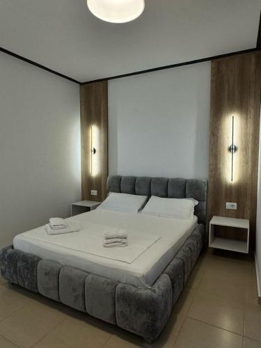 Triple Room with Balcony image 7