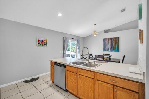 Relax & Recharge in Sunny Inverness home in Inverness (Florida)