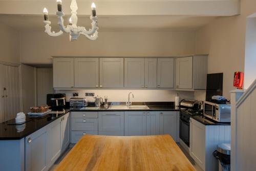 Oakerthorpe Holiday Village - Tap to explore photos