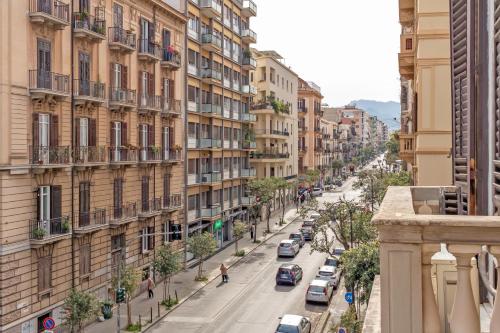 Pogled, A Casa di Amici in Palermo