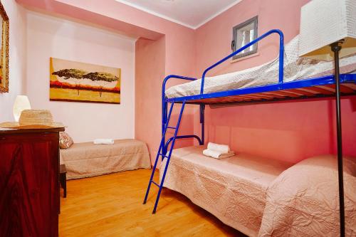 Five-Bedroom House image 5