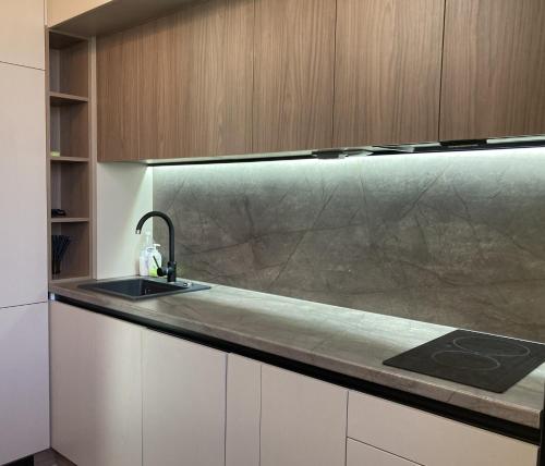 Stylish & Cozy 1BR Apartment next to Medical University & Free Parking, Стара-Загора (фото 7)