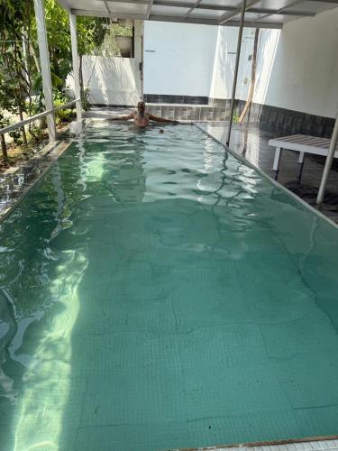 Piscina, Casa de 1815 m2 com 7 quarto(s) e 7 casa(s) de banho(s), na área Anandpur Sahib (Sir Mam Ashram) in Nawanshahr