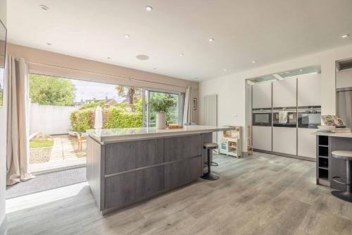 Relaxing & Spacious Family Home - By Tempstay, Windsor (photo 10)