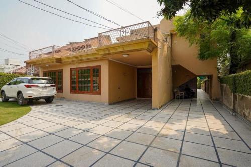 Gulberg Dream Residence - main image