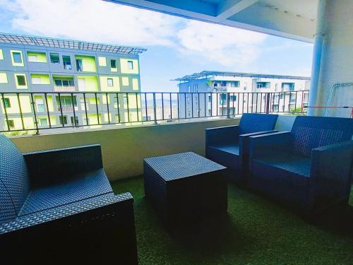 Apartment (5 Adults) room in Charmant appartement 3 pièces à Sète avec terrasse et parking sécurisé - FR-1-472-153