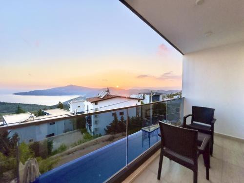 منظر, 4 Bedroom Sea View Villa in Kalkan in ساريبيلين