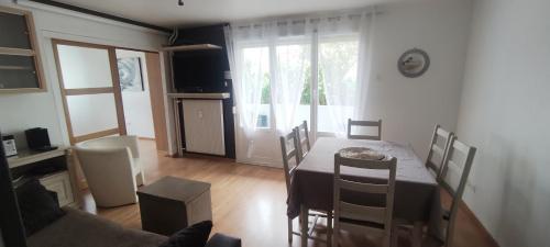 pretty 4-room apartment in a quiet area 3 bedrooms, Страсбург (фото 10)