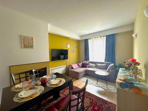 Bright & Comfy Bansko Apartment for 4 Guests & Free Parking, Bansko (photo 3)