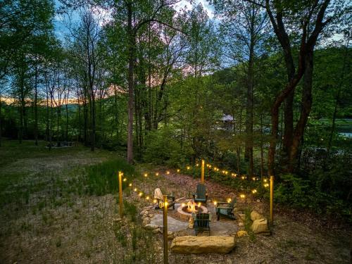 Creekside Splash Free Attraction Tickets Private Indoor Pool Theater Room Game Area Firepit!!! - image 5