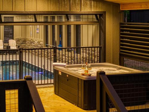 Creekside Splash Free Attraction Tickets Private Indoor Pool Theater Room Game Area Firepit!!! - image 10