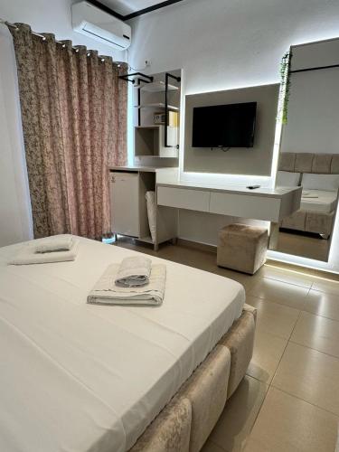Double Room image 2