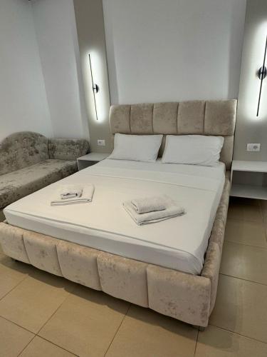 Double Room image 1