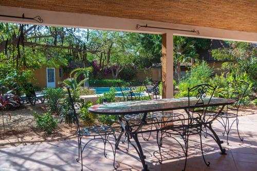 Terraza/balcón, Charming Vacation House in Ngaparou