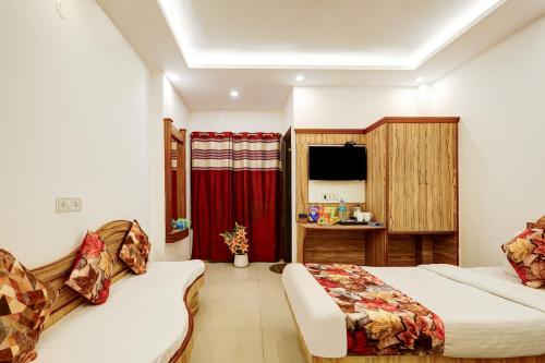 Hindustan By Backpackers Heaven - Traveller's Choice Award 2023-24-25-26 Best of Best Winning Hotel – Delhi, NY