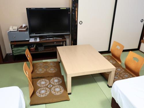 room detail thumbnail 1