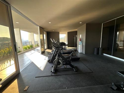 Three-Bedroom Apartment with Mountain View image 4