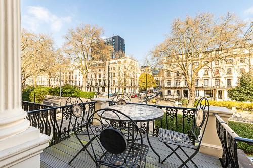 Central London Chic Townhouse - image 14