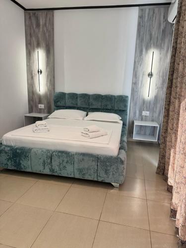 Triple Room with Balcony image 1