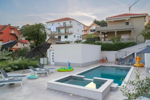 Fantastic house 3