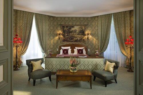1 queen bed