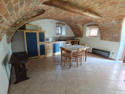 virtuve, Albaluna 2 casa vacanza in Montemale di Cuneo