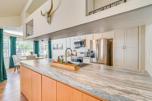 Private Pool and Lanai Spring Hill Oasis in 春日山