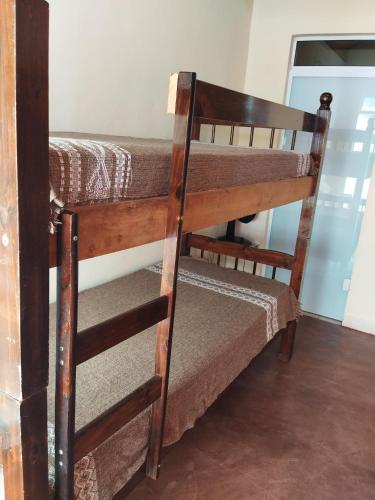 1 double bed, 1 bunk bed
