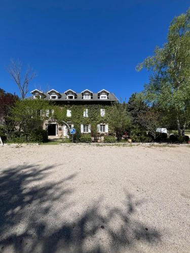 Le Moulin de Barette - Proche Le Puy-en-Velay Hotel de charme Chamboulive