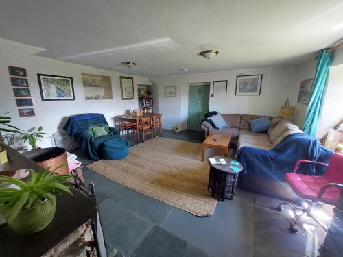 Rural Historic Farmhouse - A Peaceful Escape in West Down